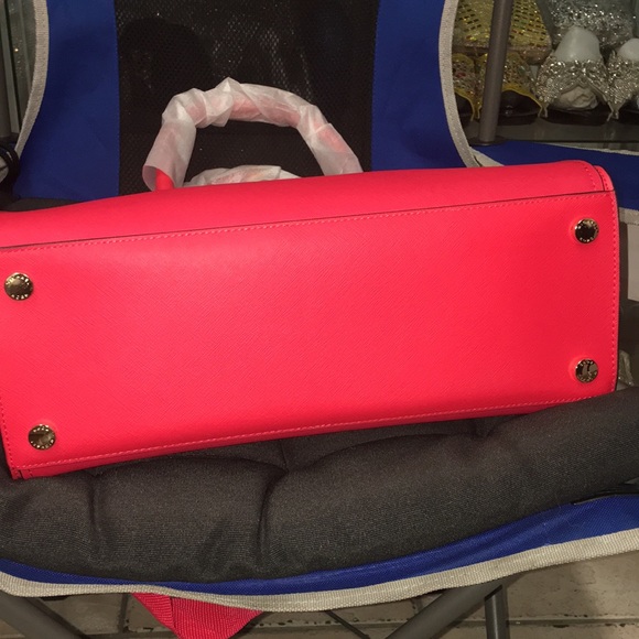 Micheal Kors Hope Coral Reef LG Satchel - Picture 4 of 6